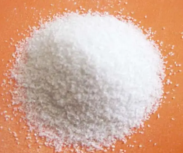 騰博機(jī)械磨料——白剛玉-磨料簡介 白剛玉以工業(yè)氧化鋁粉為原料，于電弧中經(jīng)2000度以上高溫熔煉后冷卻制成，經(jīng)粉碎 整形，磁選去鐵，···